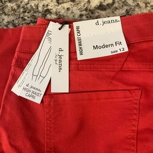 d. Jeans High Waist Capris - Modern Fit in Red